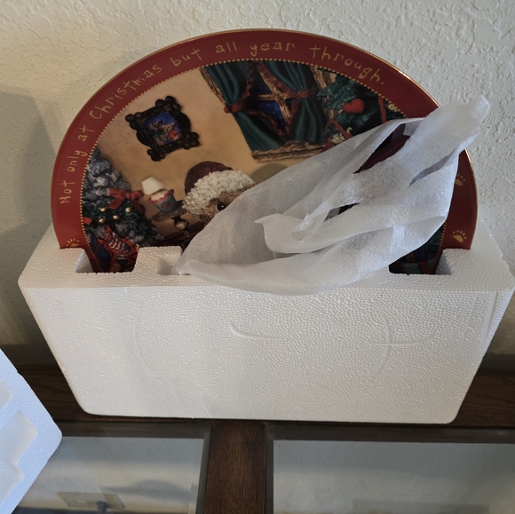 NEW in original box- Boyds Bears 'Christmas Joy' Danbury Mint numbered plate. - Picture 7 of 9